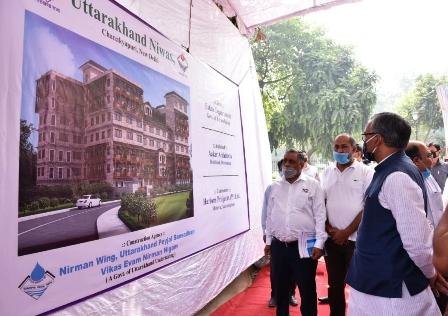 मुख्यमंत्री ने नई दिल्ली में निर्माणाधीन भवन उत्तराखण्ड निवास का किया निरीक्षण