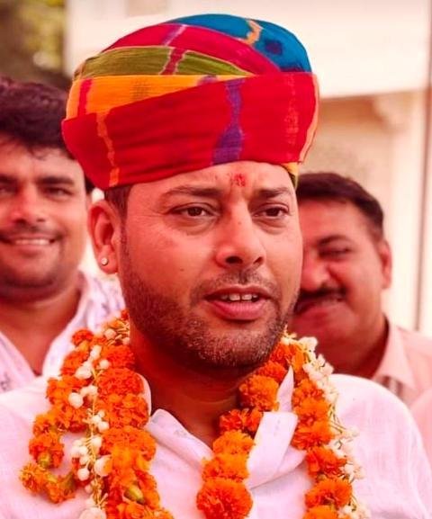 टिहरी जनपद के लिए राजस्थान के निवाई पीपलू विधानसभा के क्षेत्र के विधायक प्रशांत बैरवा को प्रभारी बनाए गया