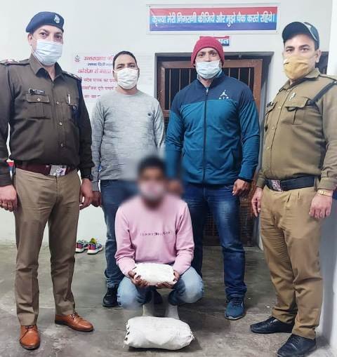 टिहरी पुलिस ने किया नशे का सौदागर गिरफ्तार, बरामद की एक लाख रुपये की चरस