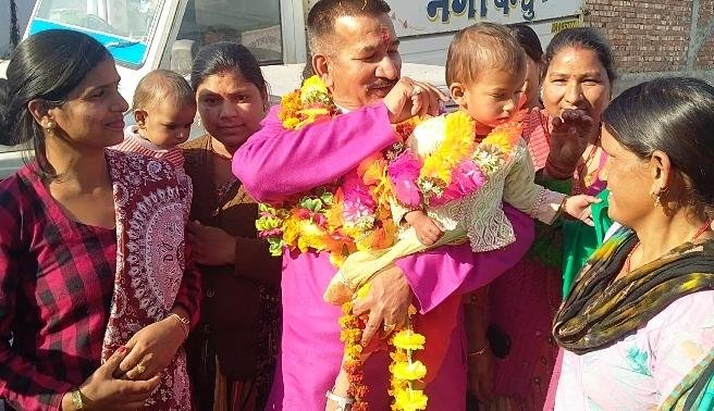 टिहरी के भाजपा विधायक किशोर ने जीत के बाद सिद्धपीठ राजराजेश्वरी मन्दिर में लिया आशीर्वाद, जताया मतदाताओं का आभार