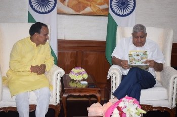 कैबिनेट मंत्री डॉ. रावत ने केन्द्रीय मंत्री से किया उत्तराखंड में भी भारत नेट प्रोजेक्ट शुरू करने का आग्रह 