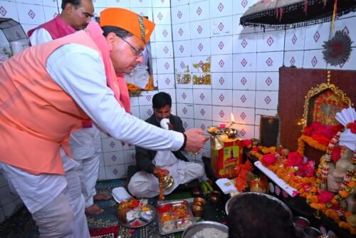 गोल्ज्यू देवता मंदिर (चितई) अल्मोड़ा में पुष्कर सिंह धामी ने की पूजा-अर्चना
