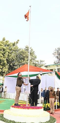 मुख्य सचिव डॉ. एस.एस. संधु ने गणतंत्र दिवस के अवसर पर सचिवालय में राष्ट्रीय ध्वज फहराया
