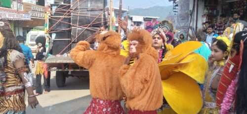 महर्षि वाल्मिकी महर्षि वाल्मीकि जयंती पर निकली गई भव्य शोभा यात्रा