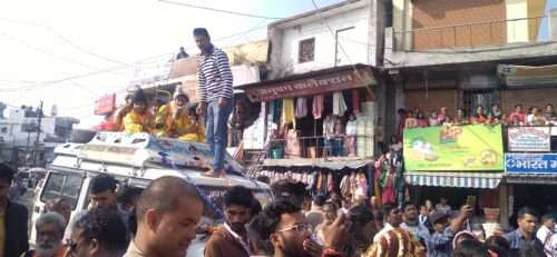 महर्षि वाल्मिकी महर्षि वाल्मीकि जयंती पर निकली गई भव्य शोभा यात्रा